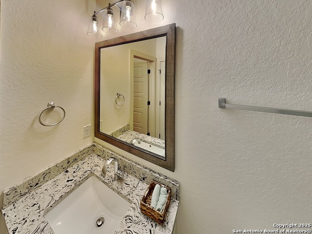 Listing photo id 7 for 5142 Kelwood  103
