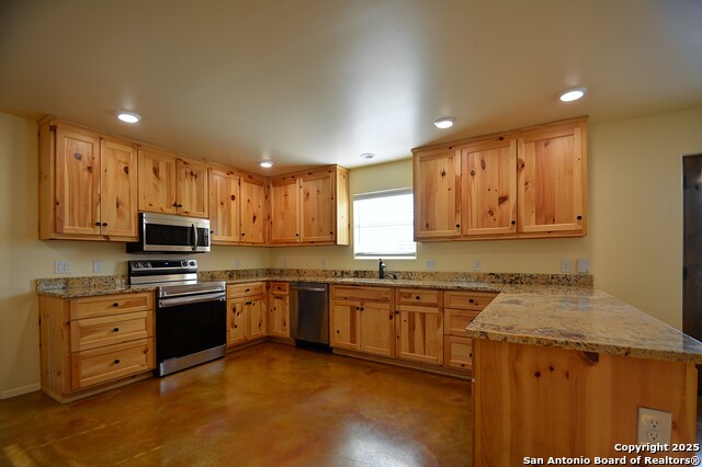 Image 16 of 56 For 1846 White Tail Ln.