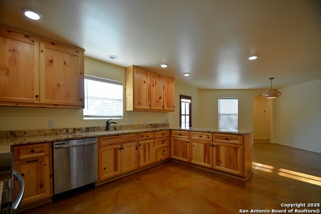 Image 19 of 56 For 1846 White Tail Ln.