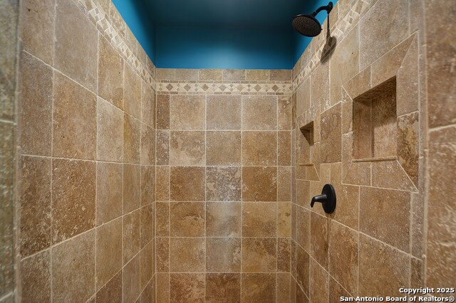 Image 27 of 56 For 1846 White Tail Ln.