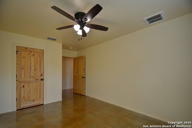 Image 33 of 56 For 1846 White Tail Ln.