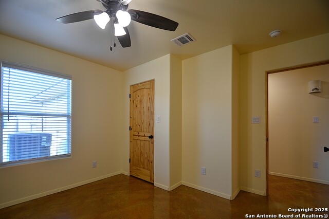 Image 39 of 56 For 1846 White Tail Ln.