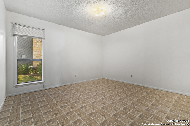 Image 20 of 22 For 3843 Barrington 163 P