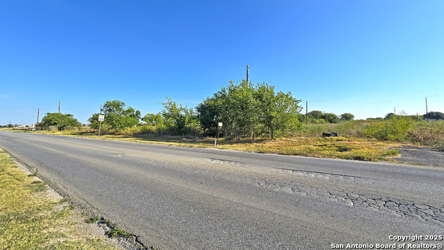 Listing photo id 4 for 1239 Barbarosa