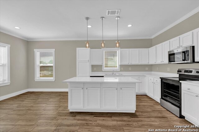 Image 4 of 25 For 611 Rudolph