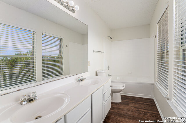 Image 17 of 26 For 8447 Mannington