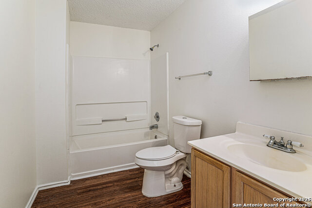 Image 20 of 26 For 8447 Mannington