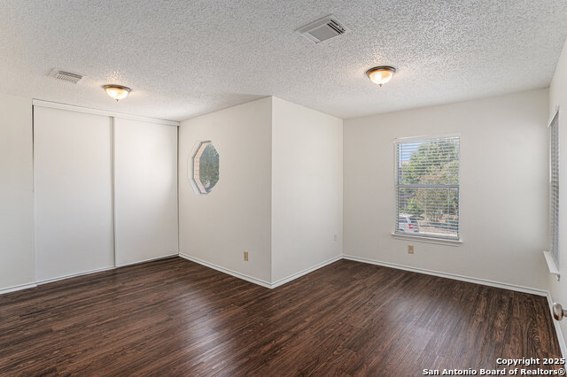 Image 24 of 26 For 8447 Mannington