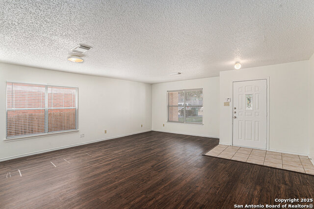 Image 3 of 26 For 8447 Mannington