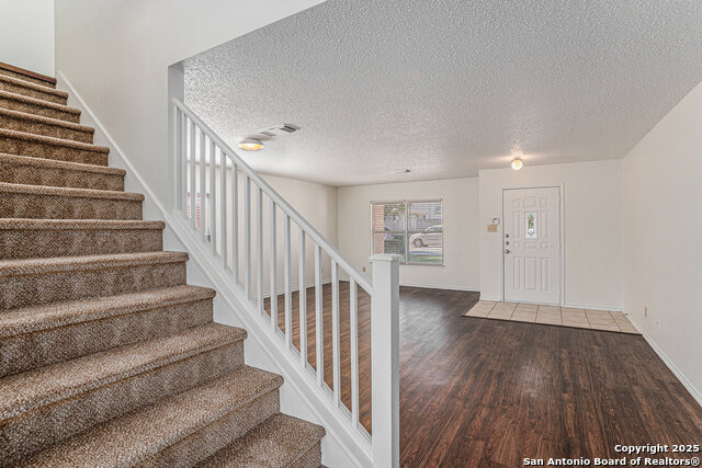 Image 4 of 26 For 8447 Mannington