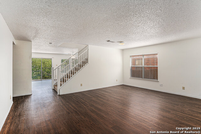 Image 5 of 26 For 8447 Mannington