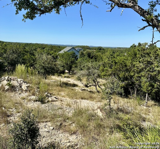 Listing photo id 2 for 593 Ledgeview