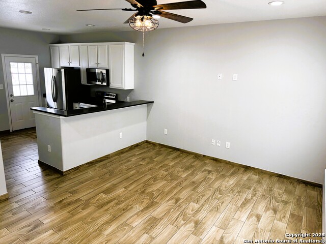 Image 2 of 14 For 15460 Cottage  1
