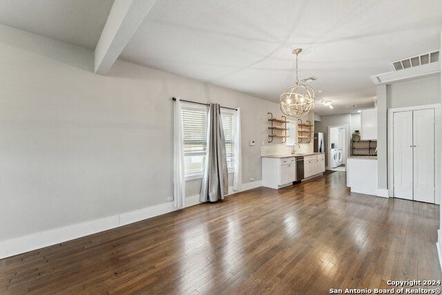 Image 20 of 31 For 1031 Schley Ave