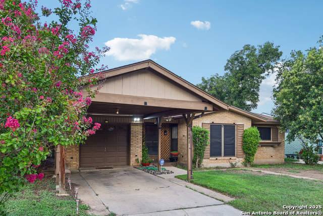 Image 3 of 42 For 1602 Lone Oak