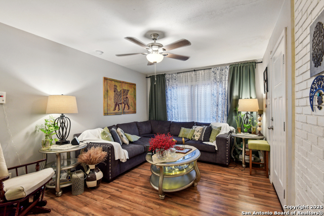 Image 31 of 42 For 1602 Lone Oak