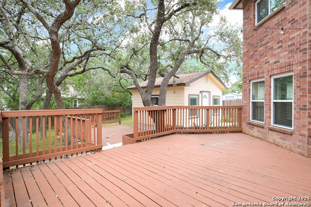 Listing photo id 24 for 8426 Cross Spring