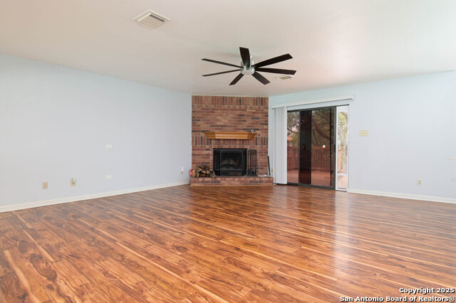 Listing photo id 4 for 8426 Cross Spring