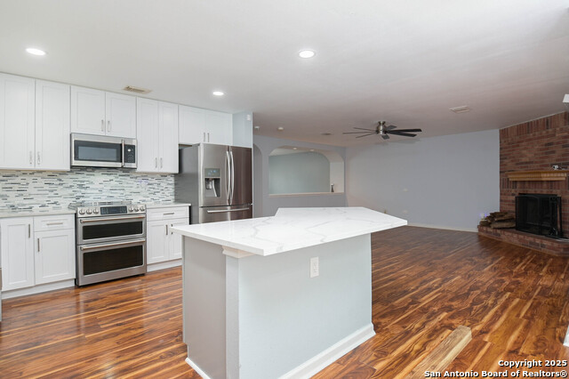 Listing photo id 5 for 8426 Cross Spring