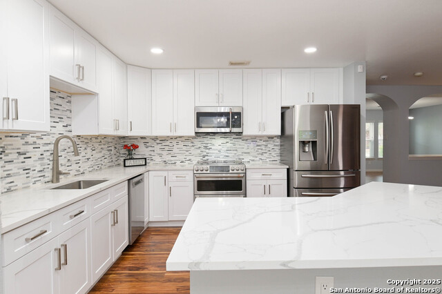 Listing photo id 7 for 8426 Cross Spring