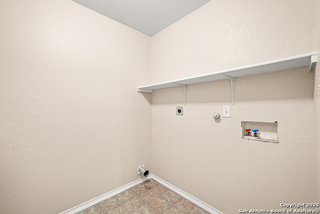 Image 24 of 32 For 10703 Barbwire Pass