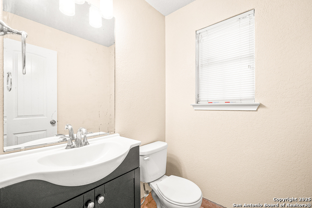 Image 7 of 32 For 10703 Barbwire Pass