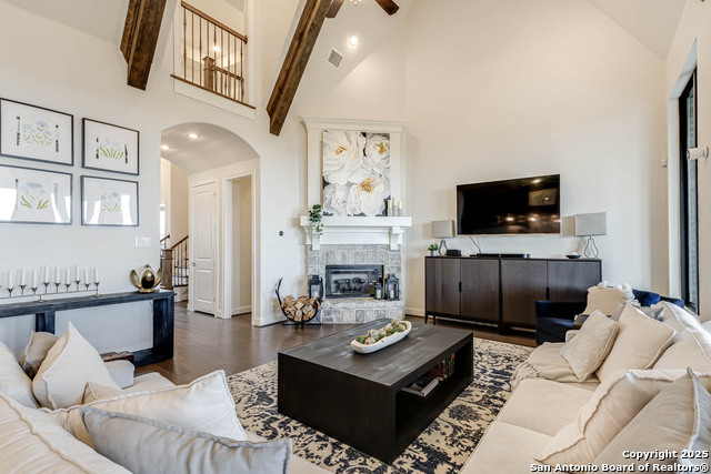 Image 11 of 61 For 8027 Vanity Hill