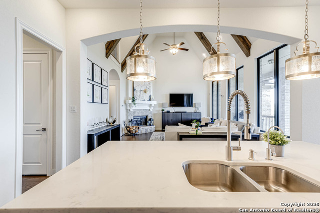 Image 19 of 61 For 8027 Vanity Hill