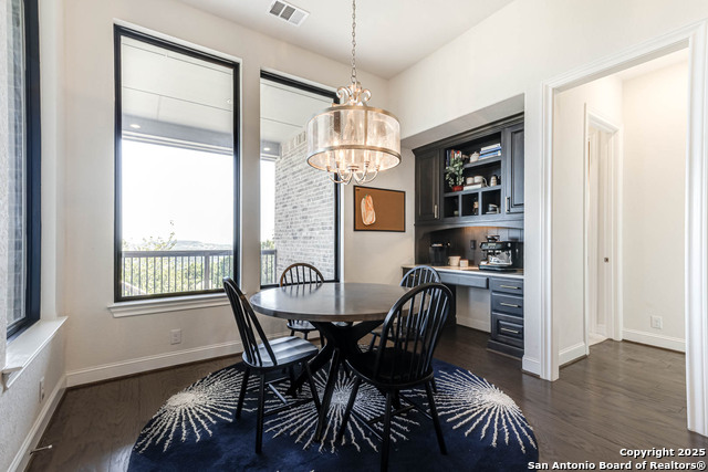 Image 21 of 61 For 8027 Vanity Hill