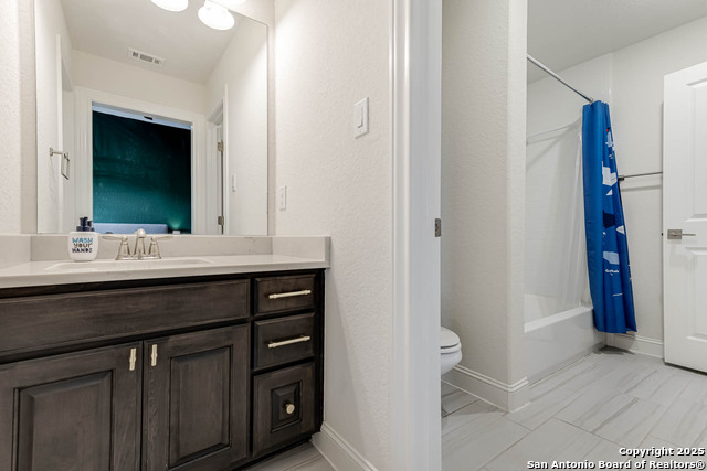 Image 34 of 61 For 8027 Vanity Hill