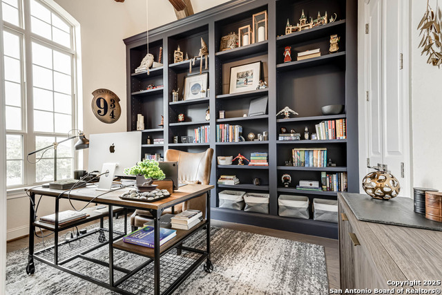 Image 5 of 61 For 8027 Vanity Hill