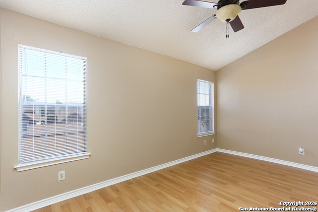 Image 13 of 20 For 7880 Micron 3504