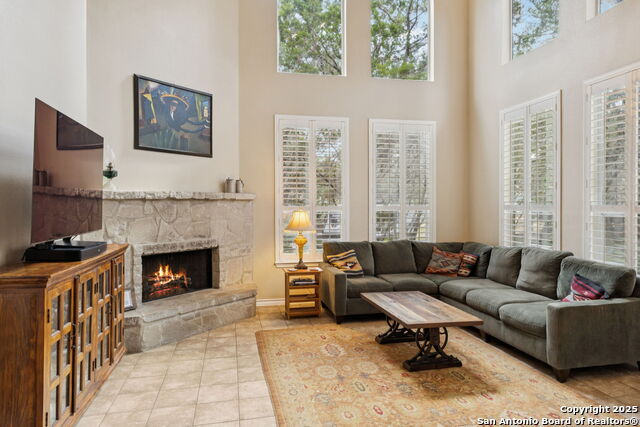 Listing photo id 8 for 27505 Boerne Cliff
