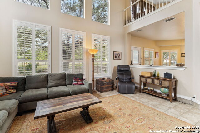 Listing photo id 9 for 27505 Boerne Cliff