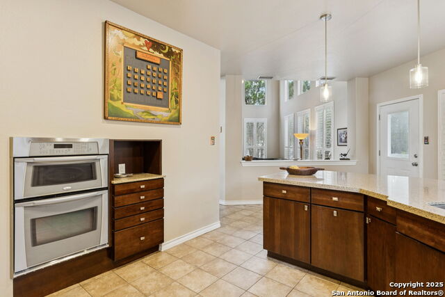 Listing photo id 16 for 27505 Boerne Cliff