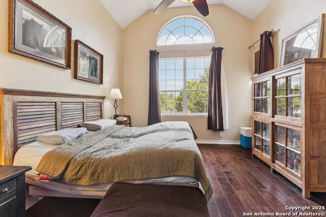 Listing photo id 28 for 27505 Boerne Cliff