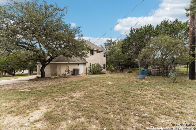 Listing photo id 36 for 27505 Boerne Cliff