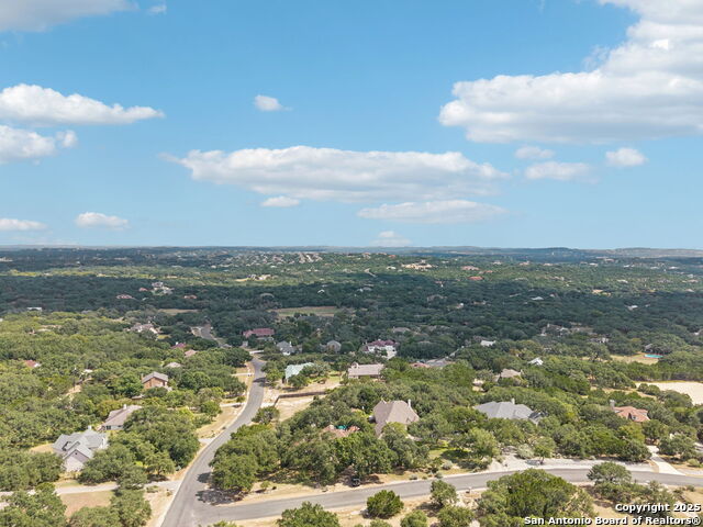 Listing photo id 41 for 27505 Boerne Cliff