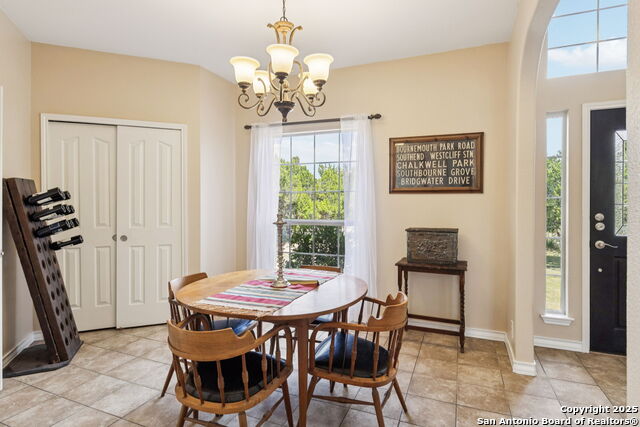Listing photo id 4 for 27505 Boerne Cliff