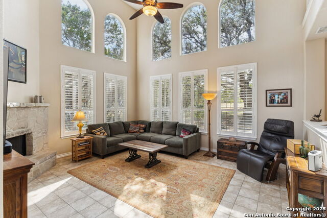 Listing photo id 7 for 27505 Boerne Cliff