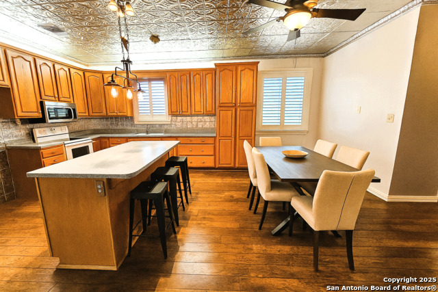 Listing photo id 3 for 803 County Road 6612