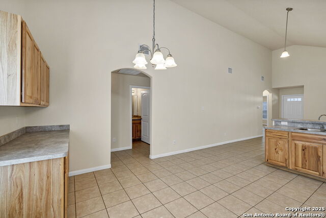 Image 14 of 41 For 1232 Eastview Dr