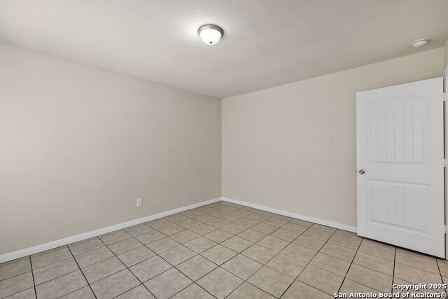 Image 21 of 41 For 1232 Eastview Dr