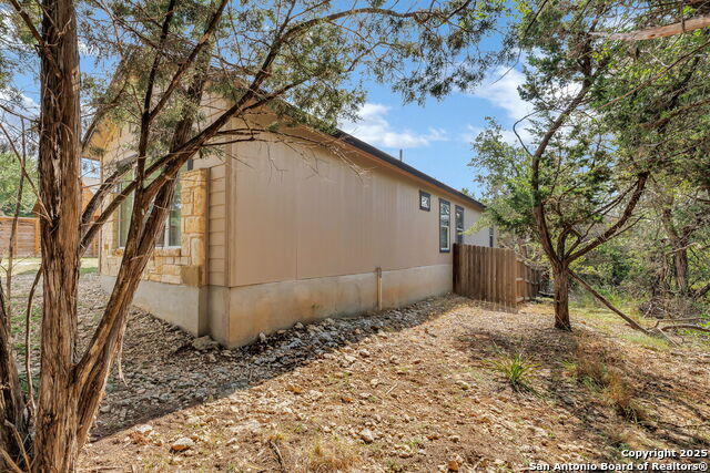 Image 4 of 41 For 1232 Eastview Dr