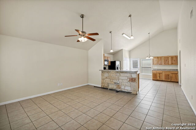 Image 7 of 41 For 1232 Eastview Dr