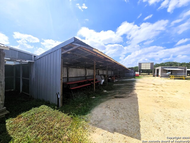 Listing photo id 10 for 4951 Fm 1283