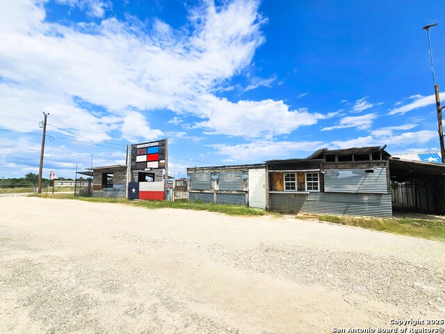 Listing photo id 11 for 4951 Fm 1283
