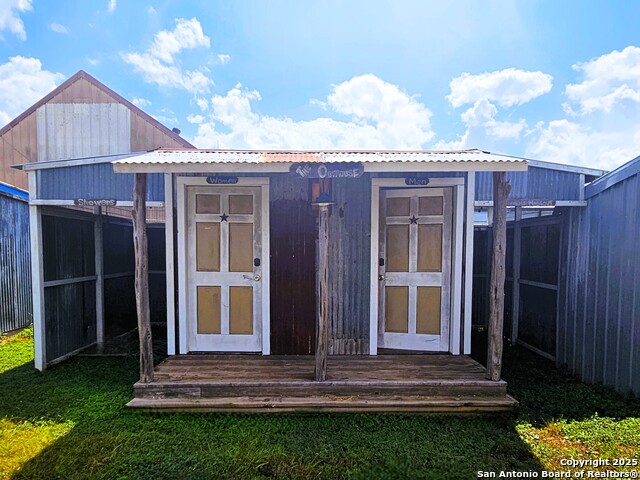 Listing photo id 12 for 4951 Fm 1283