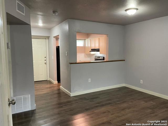 Listing photo id 8 for 520 Gentleman  8