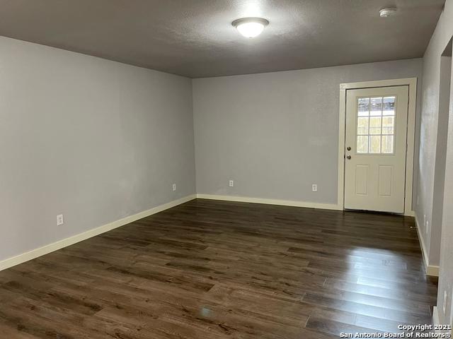 Listing photo id 9 for 520 Gentleman  8